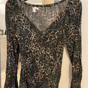 Unique cheetah patten long sleeve